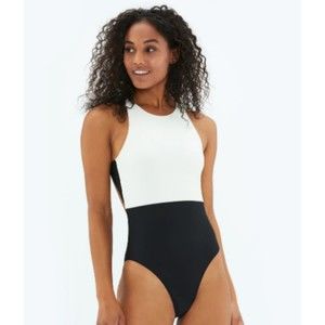 NWT 14 The Cove - Sea Urchin & White Sand